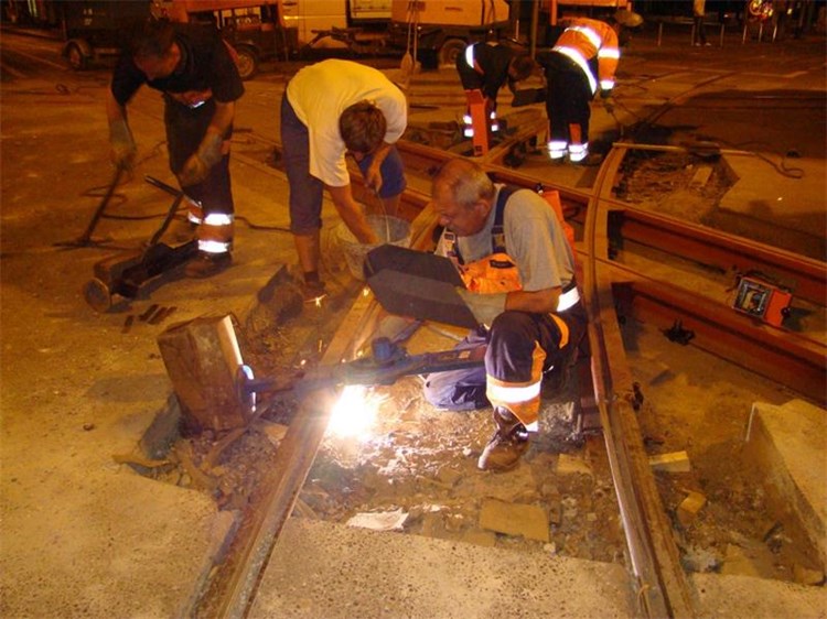 Hitni radovi večeras skreću linije 2, 5, 6, 7 i 8